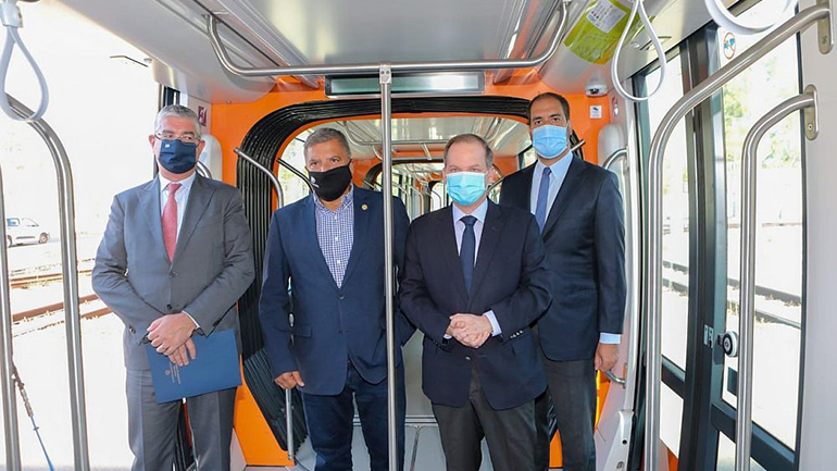 Παρελήφθησαν οι πρώτοι νέοι συρμοί τραμ παρουσία του υπ. Υποδομών και Μεταφορών