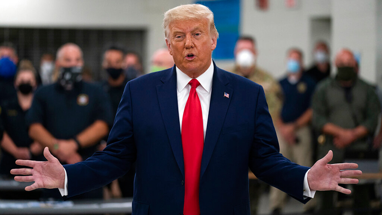 Yπόθεση Μπλέικ: O Τραμπ εξομοιώνει τις βίαιες διαδηλώσεις στην πόλη με «εσωτερική τρομοκρατία»