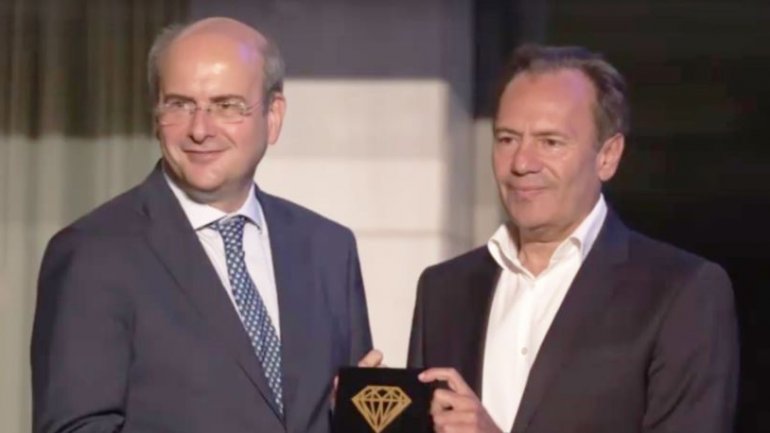 H ELPEN βραβεύτηκε για τη συμβολή της στην απασχόληση και τη διαχρονική επένδυσή της στους Έλληνες επιστήμονες