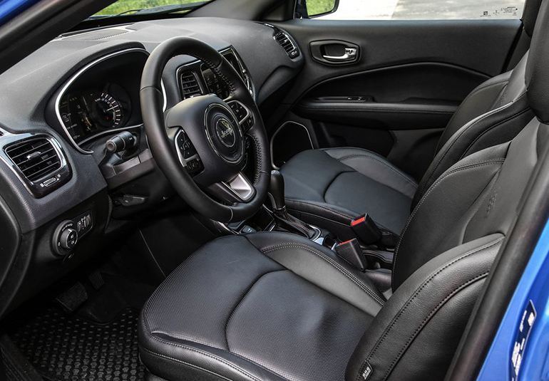 To εσωτερικό του Compass