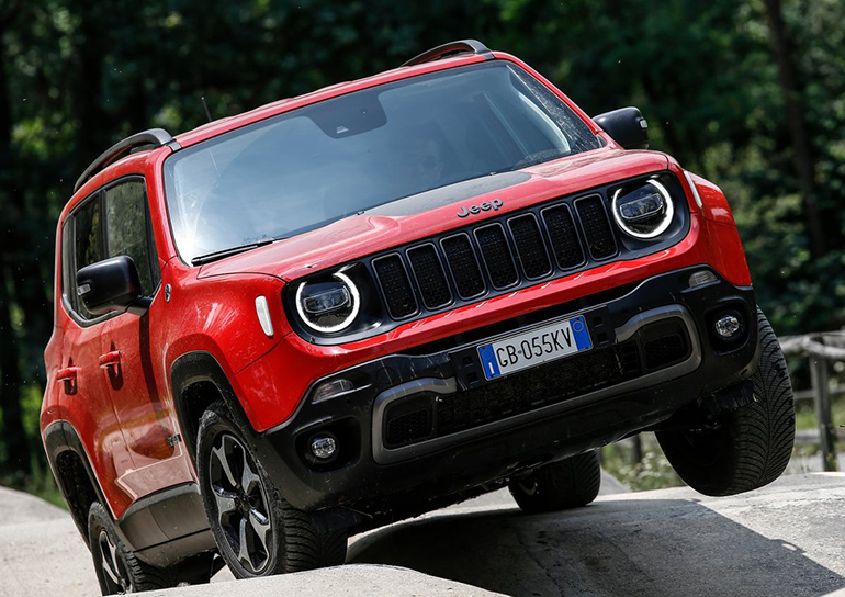To Jeep Renegade 4xe είναι τετρακίνητο...
