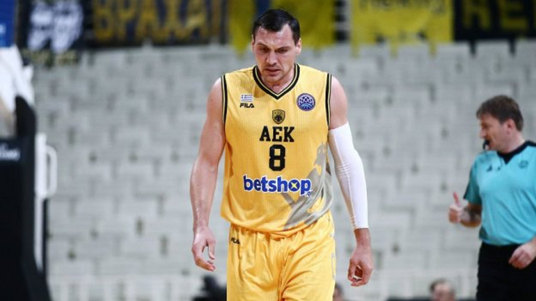 ΑΕΚ: Κάκωση στον ώμο ο Ματσιούλις