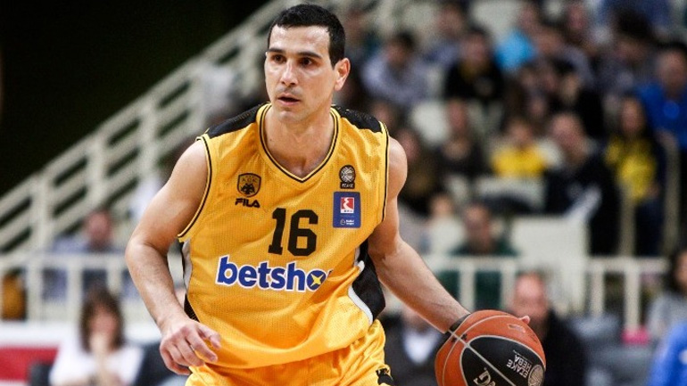 Ζήσης: «Σκέφτομαι να σηκώνω κούπα ως αρχηγός της ΑΕΚ»