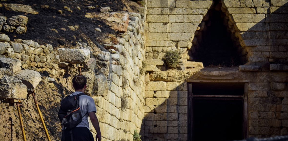 Στην Πύλη των Λεόντων