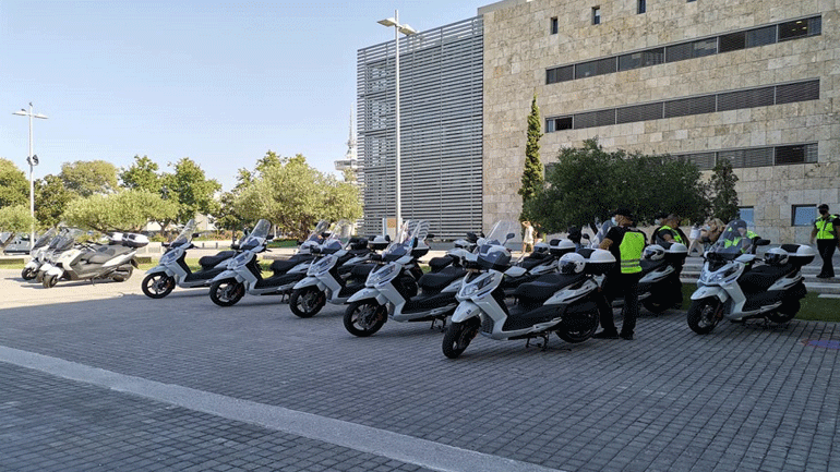 Δήμος Θεσσαλονίκης: Με 13 υπερσύγχρονα σκούτερ ενισχύονται Δημοτική Αστυνομία και Πολιτική Προστασία