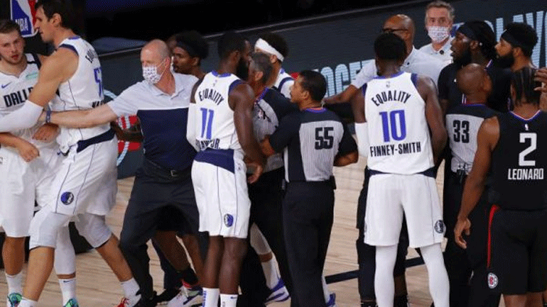 ΝΒΑ: Πρόστιμα σε Μόρις και Ντόντσιτς