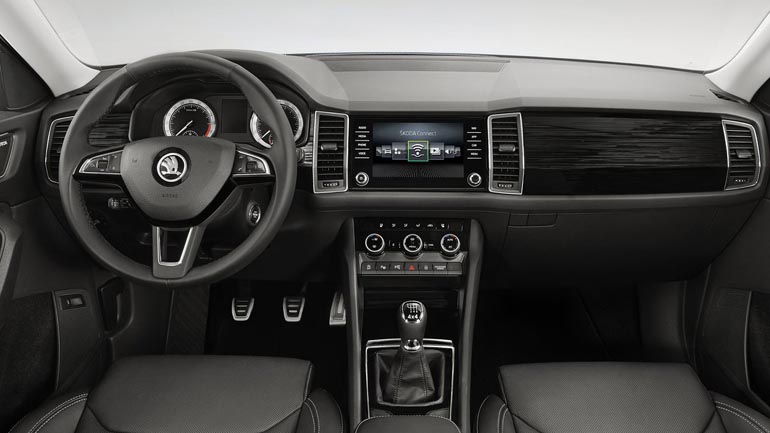 Πολύ καλή η ποιότητα κατασκευής και με πλούσιο εξοπλισμό 