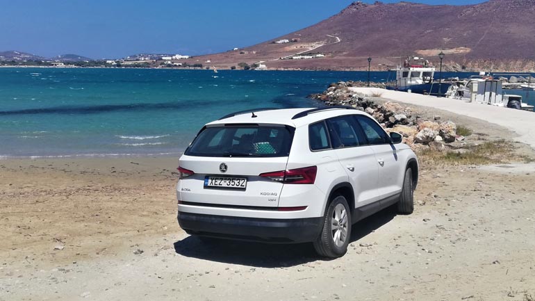 Το γαλάζιο του Αιγαίου ταιριάζει απόλυτα στο SUV της Skoda