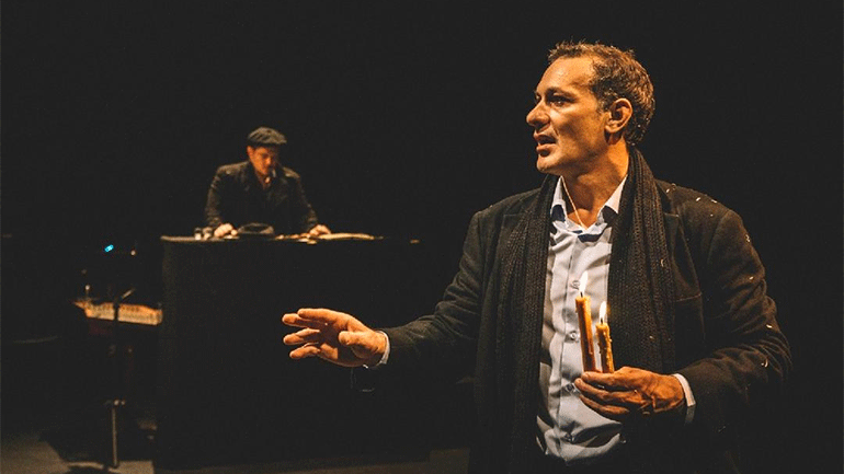 «Ο Αμερικάνος» με τον Θανάση Σαράντο στο Κηποθέατρο του Παπάγου