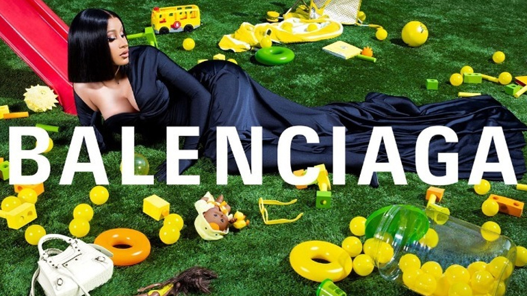 Η Cardi B είναι το νέο πρόσωπο της Balenciaga