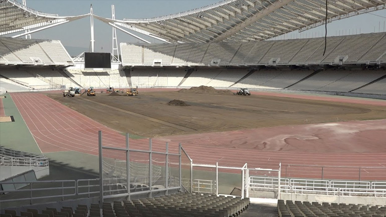 Οι εργασίες αντικατάστασης του χλοοτάπητα του ΟΑΚΑ