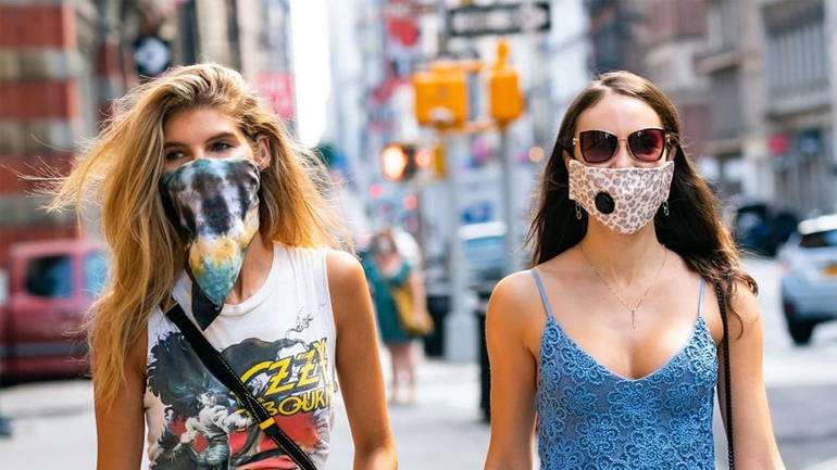Μελέτη στις ΗΠΑ: Οι διαφανείς προσωπίδες και οι μάσκες με βαλβίδα είναι αναποτελεσματικές κατά του Covid-19