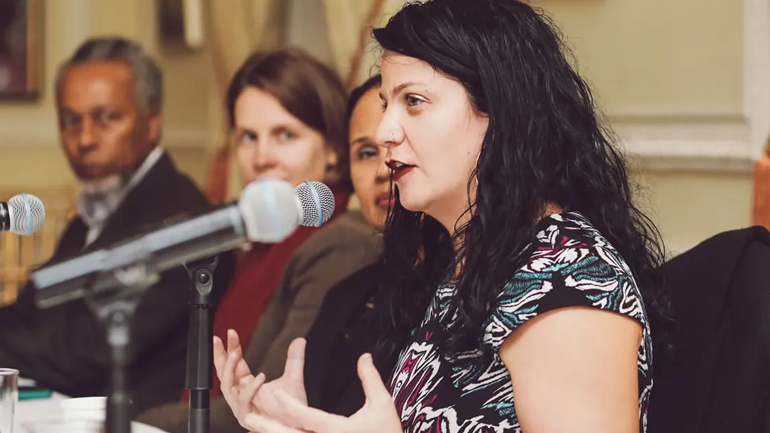 Λευκή καθηγήτρια στις ΗΠΑ παραδέχθηκε ότι υποδυόταν για χρόνια τη… μαύρη