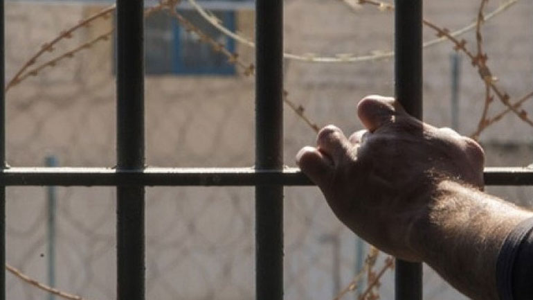 Συλλογή σχολικών ειδών για τα παιδιά των άπορων φυλακισμένων