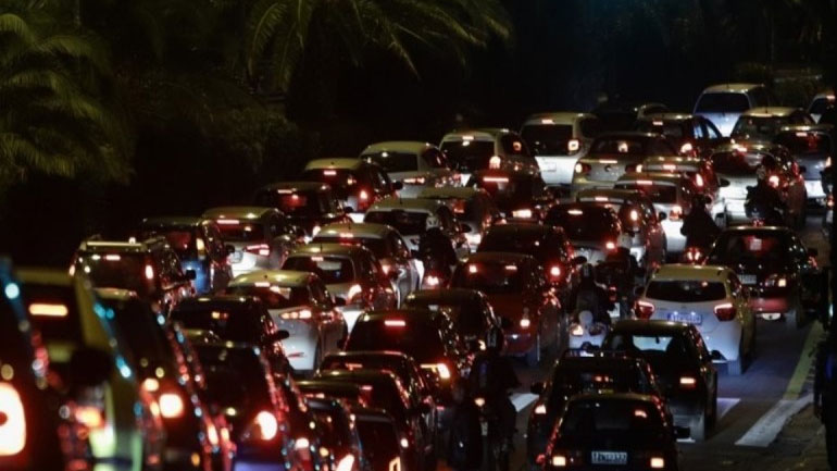 Μποτιλιάρισμα στην παραλιακή λόγω τροχαίου ατυχήματος