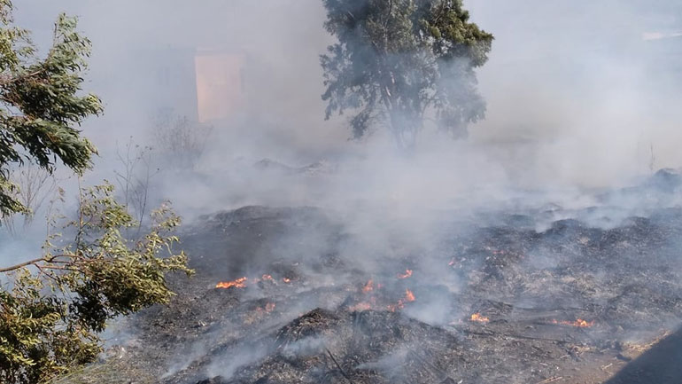 Σε εξέλιξη πυρκαγιά ανάμεσα σε Κόκκινο Πύργο και Τυμπάκι