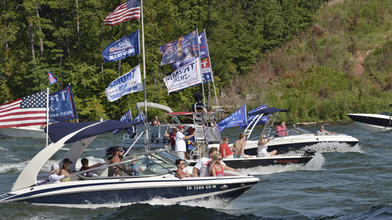 Βυθίστηκαν σκάφη της εκστρατείας του Τραμπ στο Τέξας
