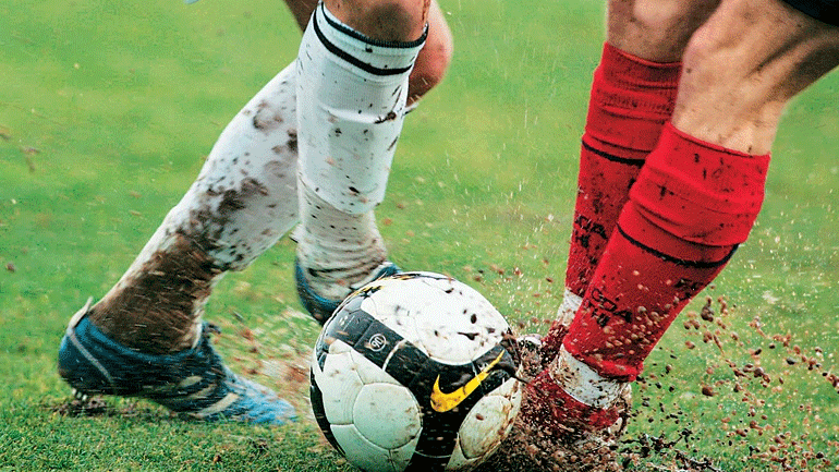 Καταγγελία για επίθεση με μαχαίρι σε φιλικό ερασιτεχνικών ομάδων στην Ηλιούπολη