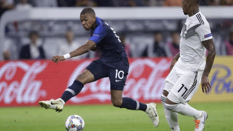 Ντεσάμπ: «Δεν θα ρισκάρω με τον Εμπαπέ»