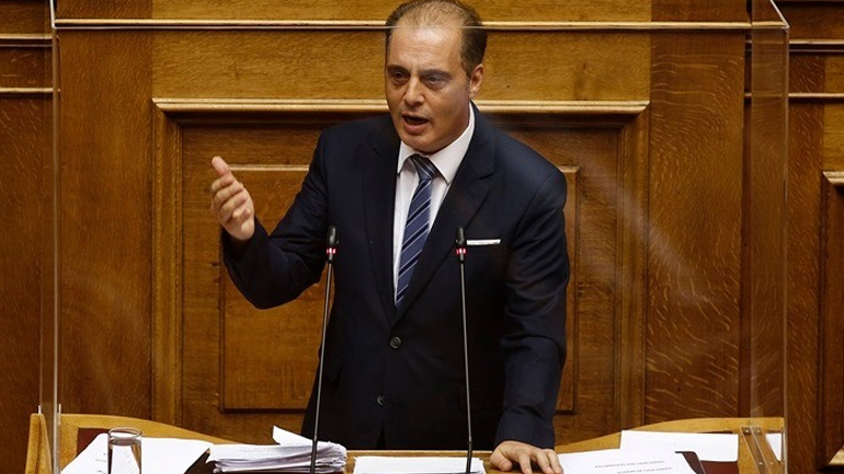 Βελόπουλος: Μην λοιδορείτε τους γονείς που αναζητούν πειστικές απαντήσεις