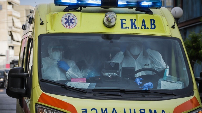 Λουόμενη ανασύρθηκε νεκρή από παραλία του Πειραιά