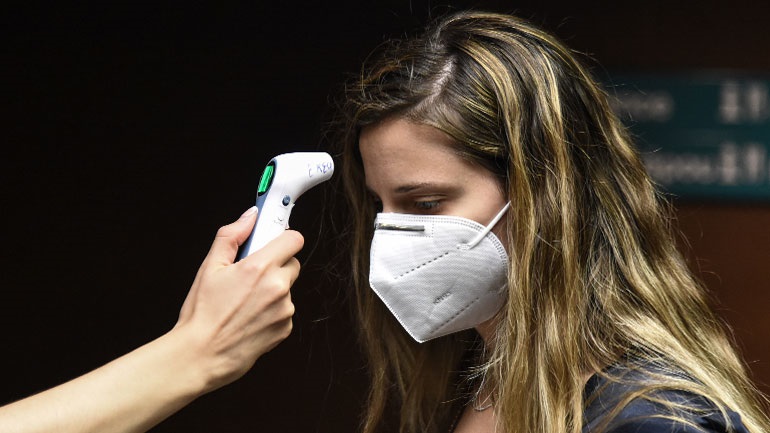 Διαδηλώσεις κατά της χρήσης μάσκας: Πίσω από τα επιχειρήματα, πολλές ψευδείς πληροφορίες