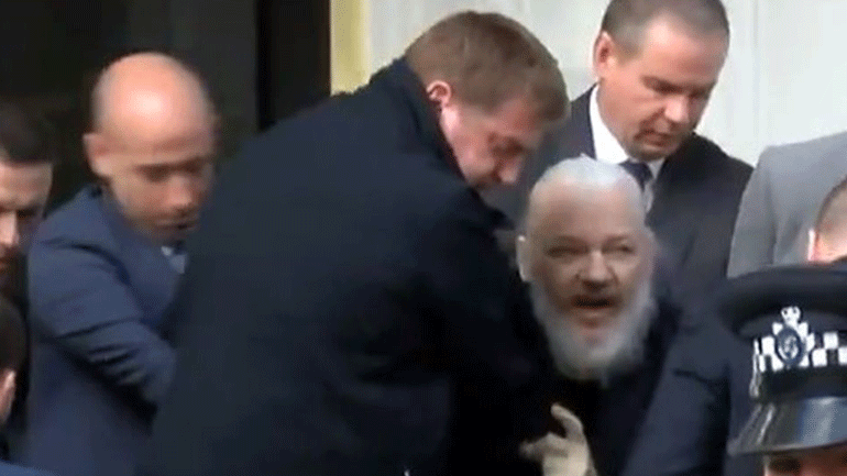 Βρετανία: Επαναλαμβάνεται η ακροαματική διαδικασία για την έκδοση του Τζούλιαν Ασάνζ