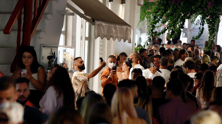 Σε κόκκινη λίστα της Βρετανίας 7 ελληνικά νησιά