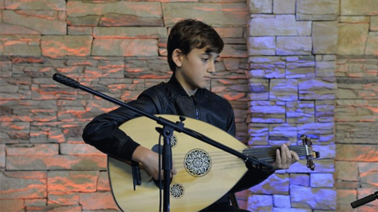 Δωδεκάχρονος βραβευμένος μουσικός έγραψε βιβλίο για το ούτι στη Χαλκιδική