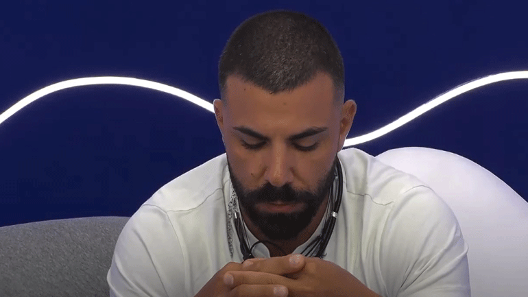 Εκτός Big Brother ο Αντώνης λόγω των δηλώσεων περί βιασμού – Παρέμβαση Πέτσα – Έντονη αντίδραση της αντιπολίτευσης Εκτός Big Brother ο Αντώνης λόγω των δηλώσεων περί βιασμού – Παρέμβαση Πέτσα – Έντονη αντίδραση της αντιπολίτευσης