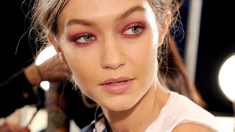 Το makeup look που έχει γίνει η εμμονή των πιο στυλάτων beauty lovers