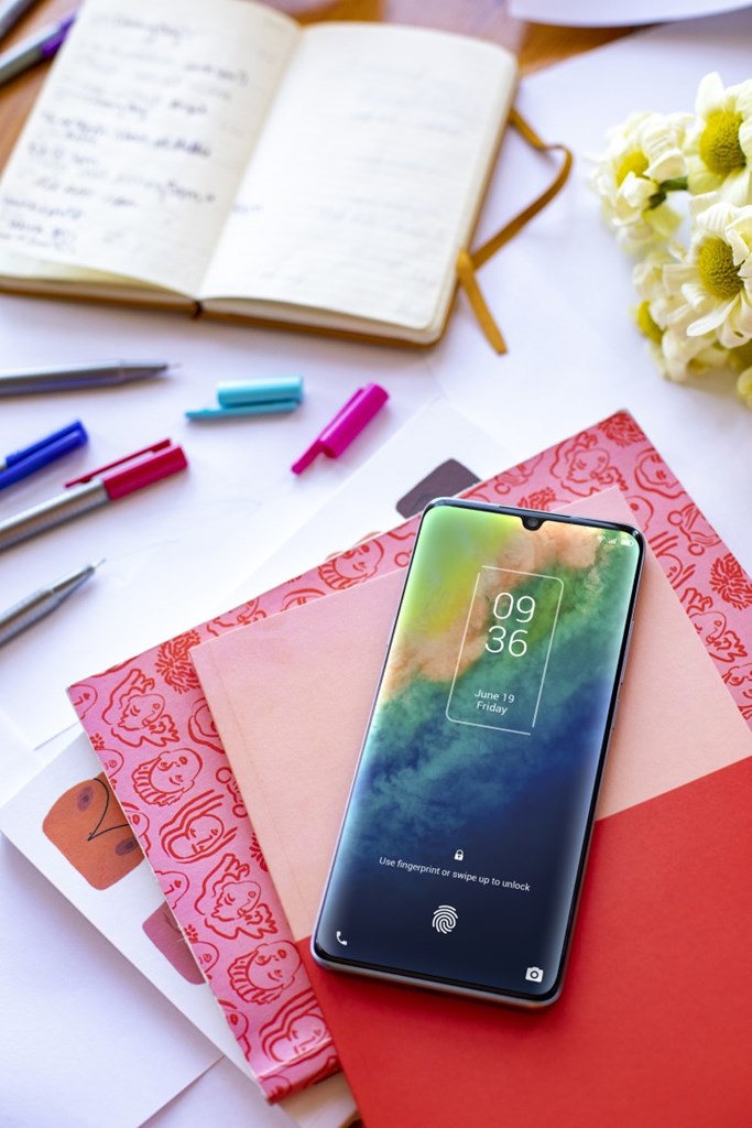 TCL 10 Plus - Ένα premium smartphone με κυρτή οθόνη AMOLED