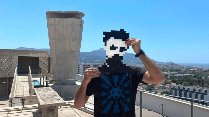 «Ο Εισβολέας Ήταν Εδώ», στη Μασσαλία