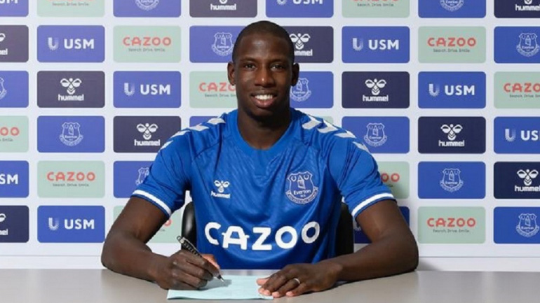 Στην Έβερτον ο Ντουκουρέ