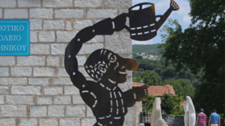 Μεταλλική φιγούρα του Καραγκιόζη 3 μέτρων στην έκθεση «Όλες οι τέχνες για τον Καραγκιόζη»!