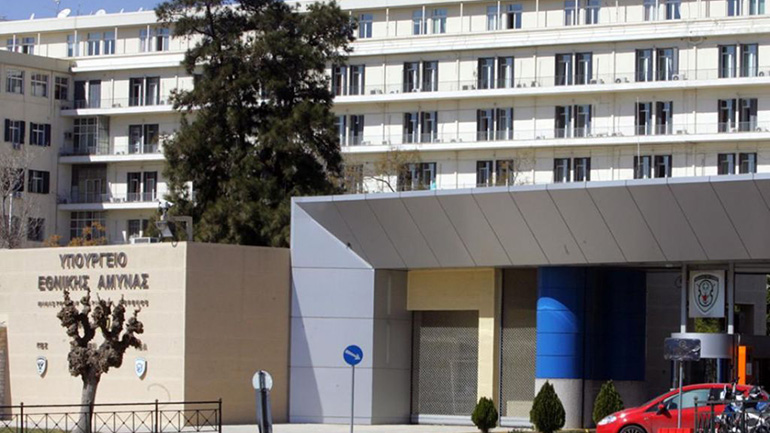 Στο υπουργείο Εθνικής Άμυνας ο αρχηγός των Ενόπλων Δυνάμεων της Ολλανδίας