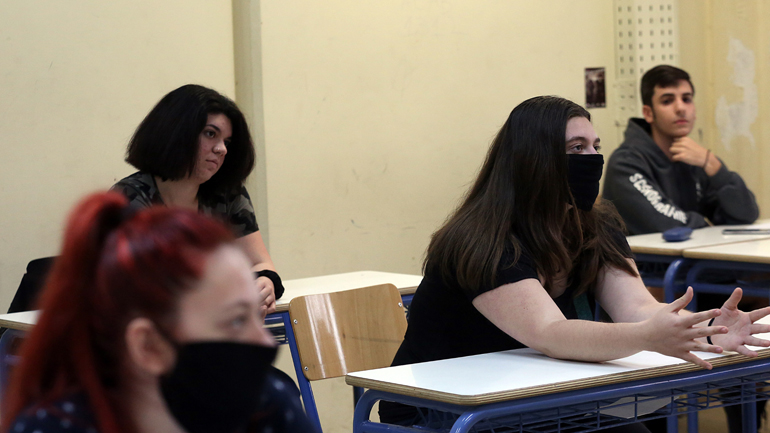 Η απόφαση για τα σχολεία: Απουσία για τους μαθητές χωρίς μάσκα – Επιείκεια για τις μικρές ηλικίες