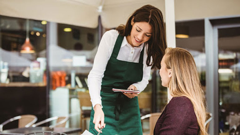 Έκλεψε 25.000 ευρώ από το ταμείο του καφέ-μπαρ όπου εργαζόταν