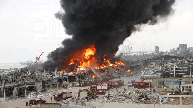 Λίβανος: Μεγάλη πυρκαγιά εκδηλώθηκε στο λιμάνι της Βηρυτού