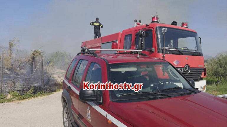 Φωτιά σε ξερά χόρτα στο Βραχάτι