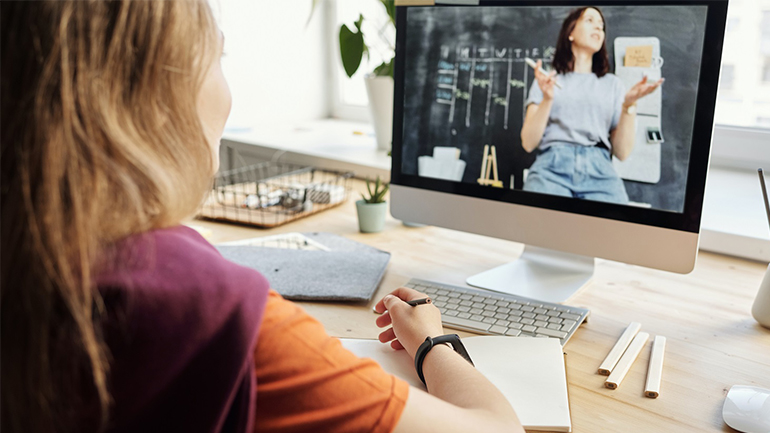 Από το Δημοτικό στο Γυμνάσιο: Τι αλλάζει στις σχολικές αγορές;