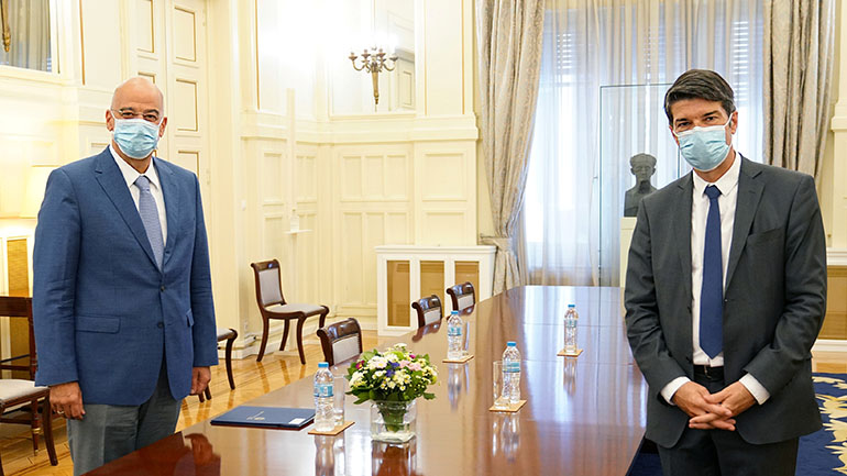 Συνάντηση Ν. Δένδια με τον Γάλλο πρέσβη – Η Ανατολική Μεσόγειος στο επίκεντρο