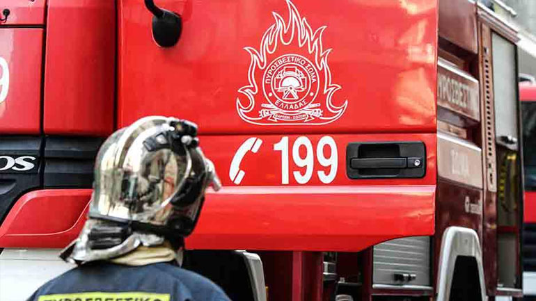 Υπό μερικό έλεγχο η πυρκαγιά σε αποθήκη στη Λένορμαν Υπό μερικό έλεγχο η πυρκαγιά σε αποθήκη στη Λένορμαν