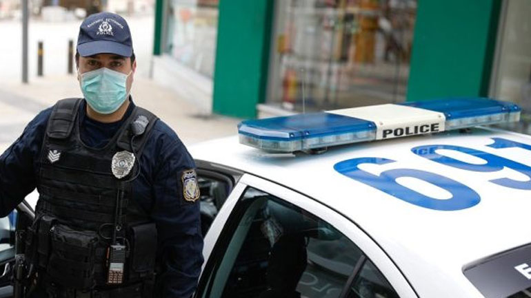 Τρεις συλλήψεις, 15 παραβάσεις καταστημάτων και 197 για μη χρήση μάσκας