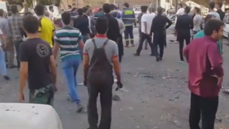 Ισχυρή έκρηξη στην επαρχία της Τεχεράνης – Ένας νεκρός, αρκετοί τραυματίες, πολλές ζημιές