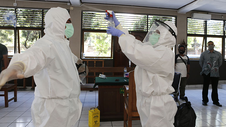 Αριθμό ρεκόρ 3.144 νέων κρουσμάτων κορωνοϊού σε μία μέρα κατέγραψε η Ουκρανία