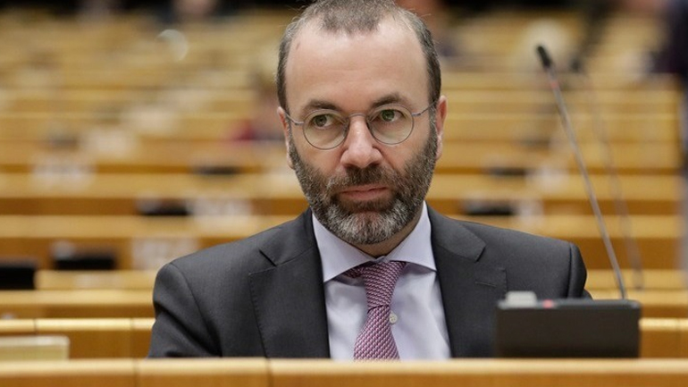 Βέμπερ για Μόρια: H ελληνική κυβέρνηση ενήργησε γρήγορα δείχνοντας το ανθρωπιστικό πρόσωπο της Ευρώπης