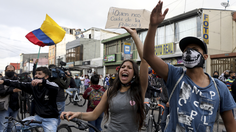 Κολομβία: Ο υπουργός Άμυνας ζήτησε συγγνώμη για την αστυνομική βία – 11 οι νεκροί από τις διαδηλώσεις