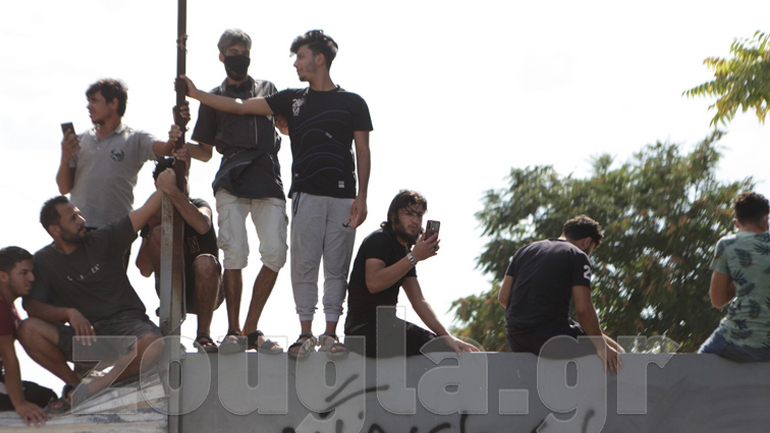 Συγκέντρωση συμπαράστασης για τους μετανάστες της Μόριας στη δομή του Ελαιώνα