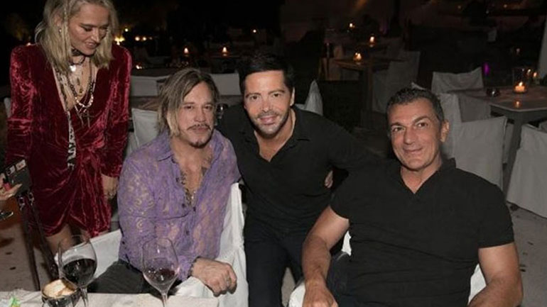 Τα νυχτοπερπατήματα του Mickey Rourke στην Αθήνα